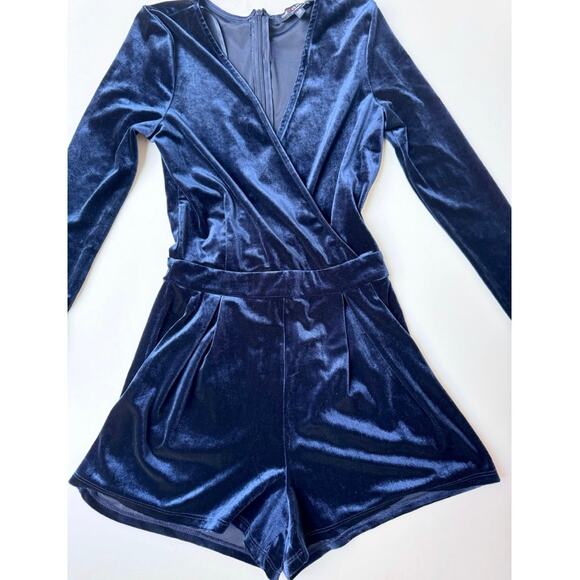 NWT One Clothing Navy Blue Velour Long Sleeve Romper Women's XS - Picture 3 of 10